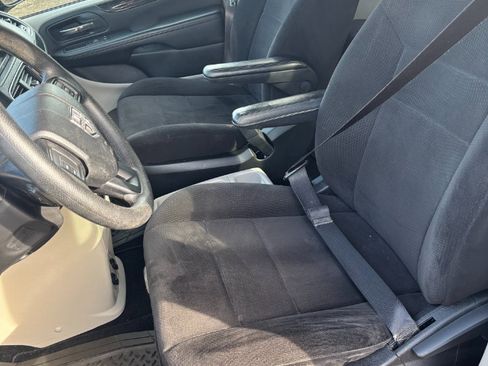 Used 2013 Dodge Grand Caravan SE image 18
