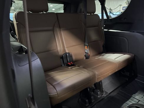 Used 2021 Chevrolet Suburban High Country AWD/4WD image 20