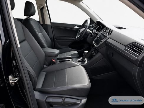 Used 2021 Volkswagen Tiguan SE w/ Panoramic Sunroof Package FWD image 8