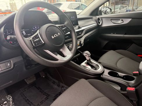 Used 2022 Kia Forte LXS w/ LXS Technology Package image 13