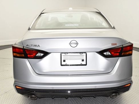 Used 2025 Nissan Altima 2.5 SR FWD image 6