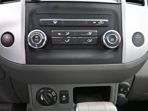 Used 2019 Nissan Frontier SV image 16