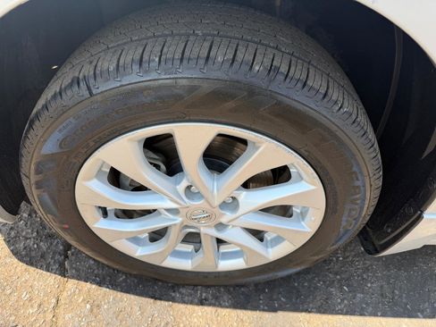 Used 2016 Nissan Sentra SV w/ Style Package image 32