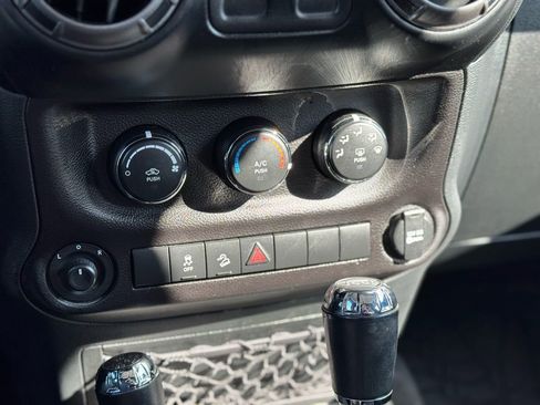 Used 2017 Jeep Wrangler Sport image 17