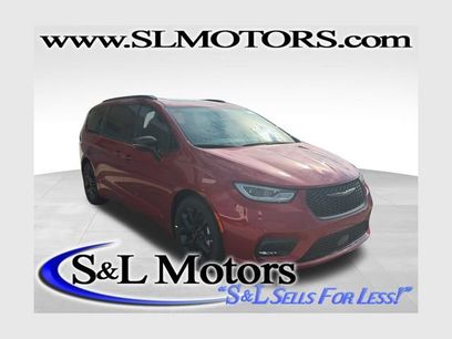 Used 2025 Chrysler Pacifica Limited
