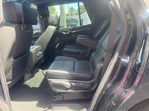 Used 2022 GMC Yukon Denali w/ Denali Ultimate Package AWD/4WD image 16