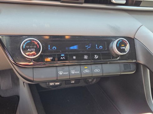 Used 2022 Hyundai Elantra SEL FWD image 20