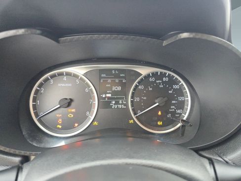 Used 2021 Nissan Versa S image 17