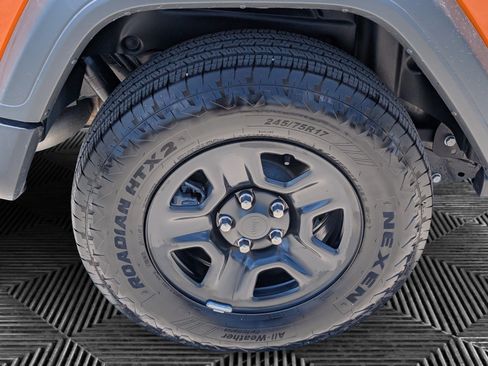 Used 2025 Jeep Wrangler Sport AWD/4WD image 25