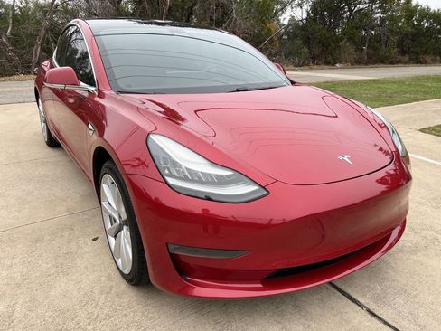 Used 2020 Tesla Model 3 Standard Range Plus image 2