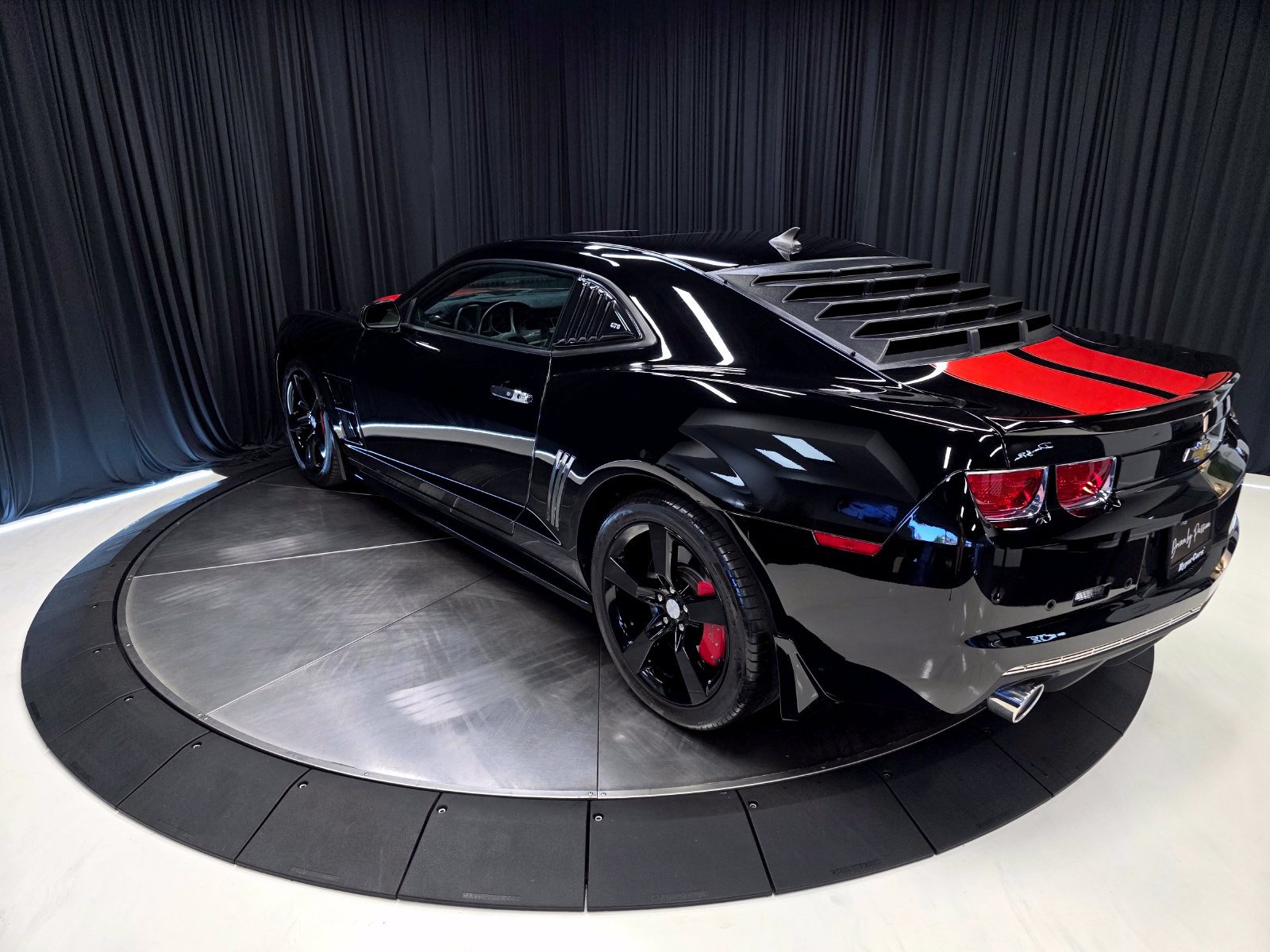 Used 2010 Chevrolet Camaro SS w/ Orange Stripe Package RWD image 10