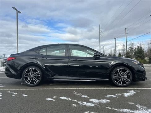 Used 2025 Toyota Camry XSE image 3