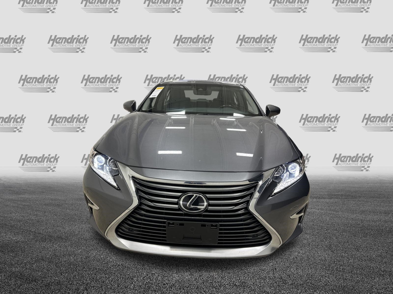 Used 2017 Lexus ES 350 w/ Luxury Package FWD image 3