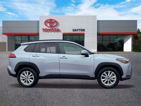 Used 2023 Toyota Corolla Cross LE image 6