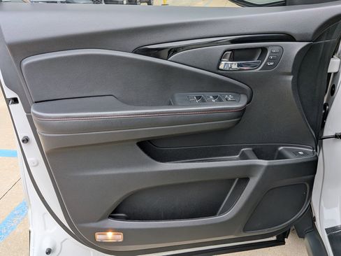 Certified 2023 Honda Ridgeline Black Edition image 13