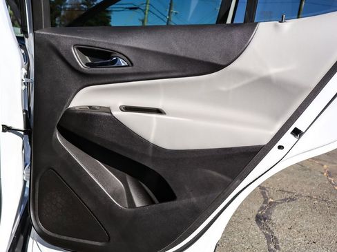 Used 2024 Chevrolet Equinox LT image 37