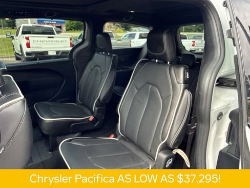 Used 2026 Chrysler Pacifica Limited w/ S Appearance Package FWD image 18