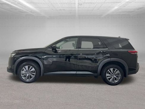 Used 2024 Nissan Pathfinder S w/ Cargo Package FWD image 2