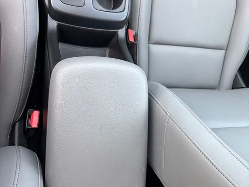 Used 2022 Chevrolet Colorado W/T RWD image 17