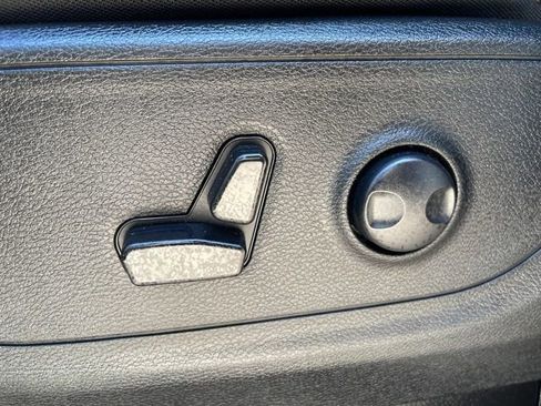 Used 2025 RAM 1500 Big Horn AWD/4WD image 13