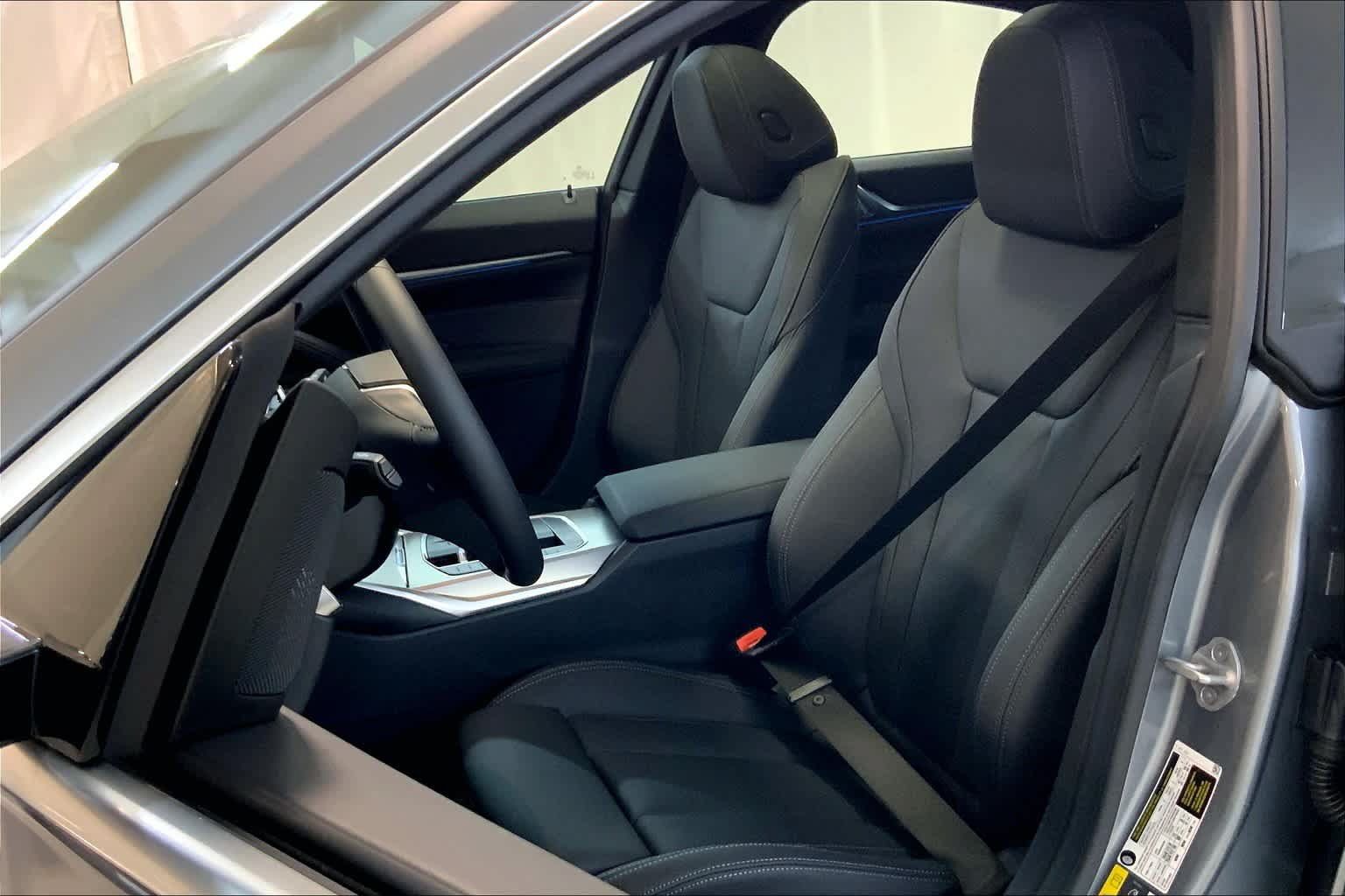 Used 2024 BMW i4 eDrive35 w/ Premium Package RWD image 9