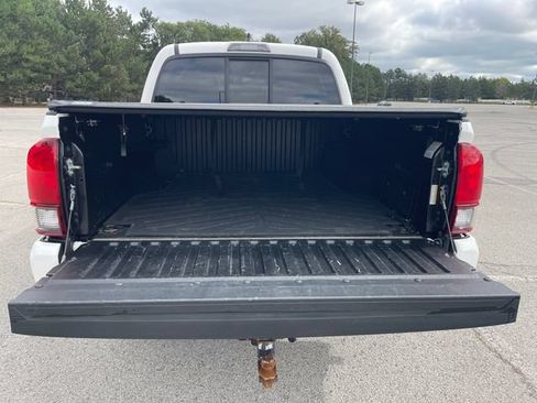 Used 2021 Toyota Tacoma SR AWD/4WD image 21