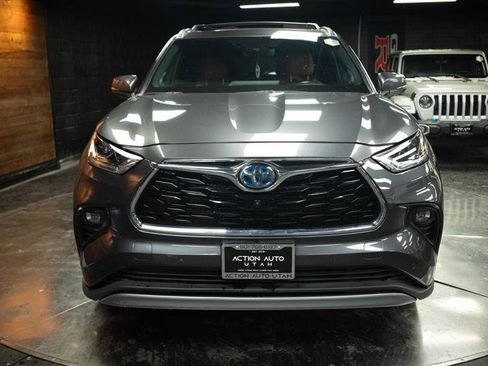 Used 2021 Toyota Highlander Platinum AWD/4WD image 3
