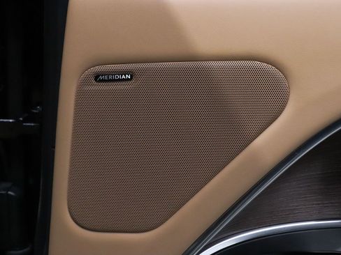 Used 2023 Land Rover Range Rover SE image 19