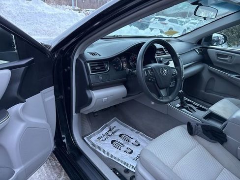 Used 2017 Toyota Camry LE image 23