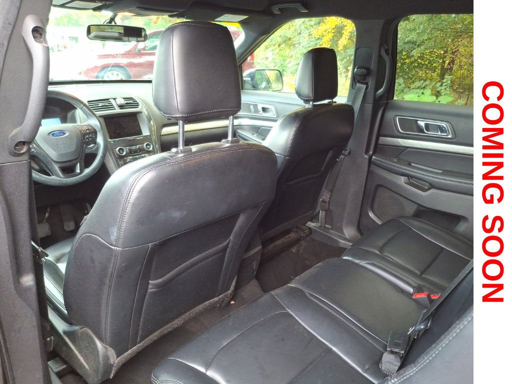 Used 2019 Ford Explorer XLT w/ Equipment Group 202A AWD/4WD image 11