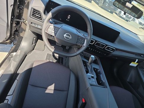 New 2026 Nissan Sentra SR FWD image 4