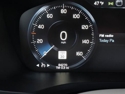 Used 2020 Volvo V60 T5 Cross Country image 32