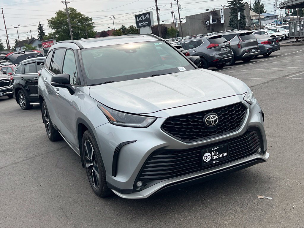 Used 2022 Toyota Highlander XSE AWD/4WD image 5