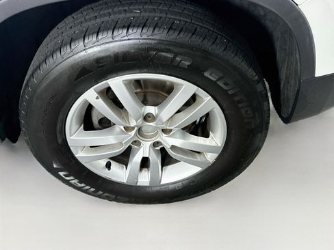 Used 2012 Volkswagen Tiguan S FWD image 11
