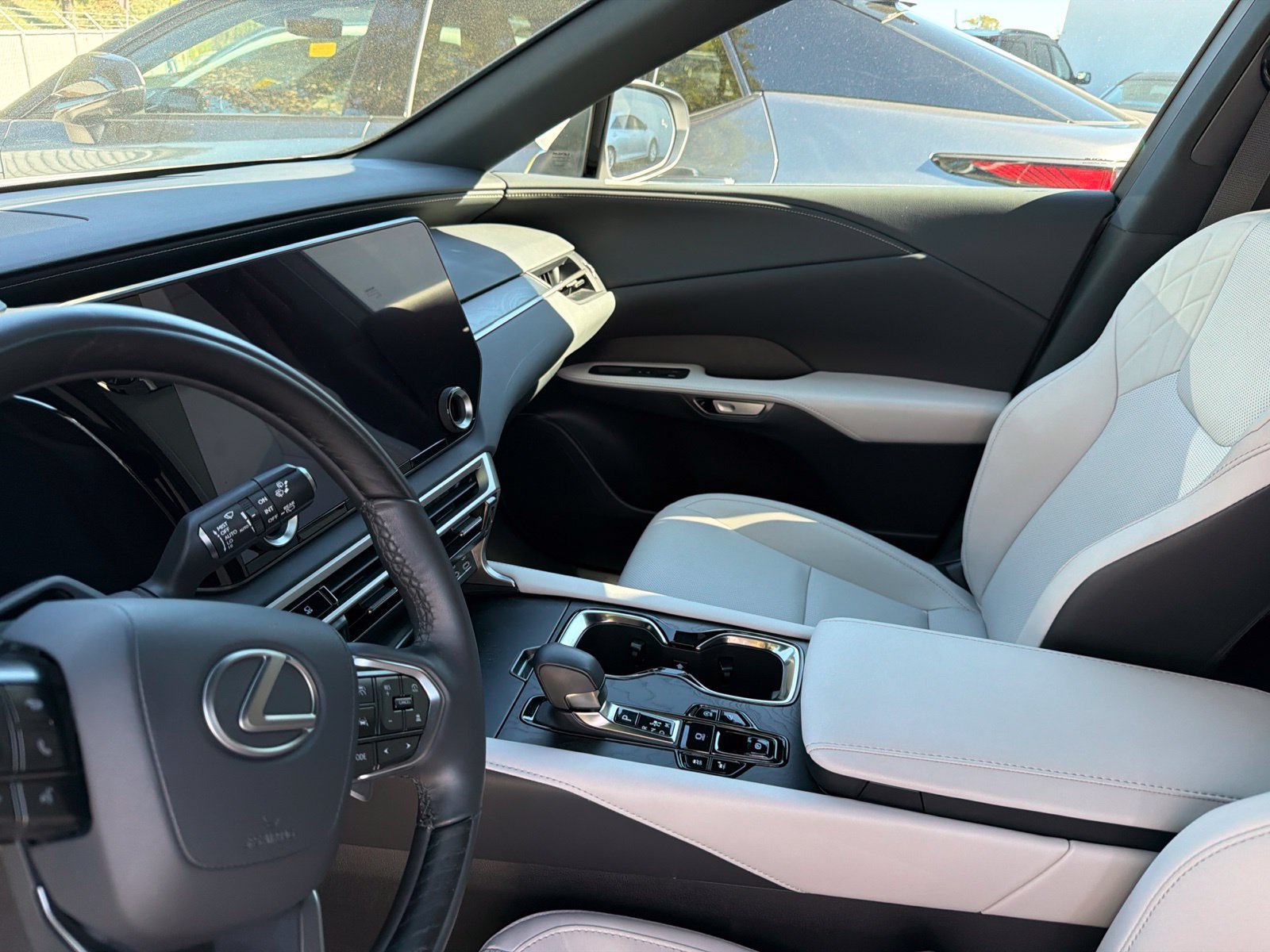 Used 2024 Lexus RX 350 Premium w/ Convenience Package AWD/4WD image 5