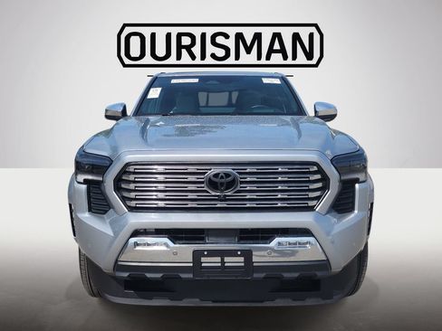 Used 2025 Toyota Tacoma Limited AWD/4WD image 2
