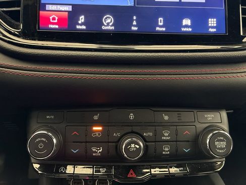 Used 2025 Dodge Durango GT AWD/4WD image 21