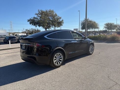 Used 2020 Tesla Model X Long Range image 8