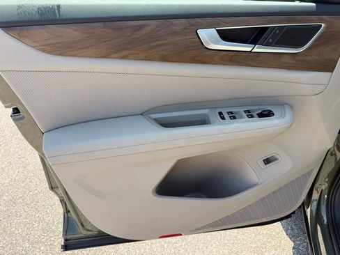 New 2026 Volkswagen Atlas SE FWD image 24