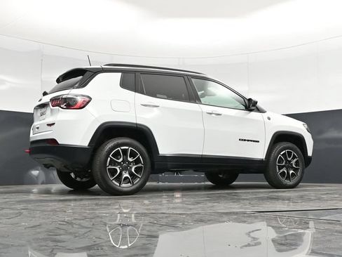 Certified 2025 Jeep Compass Trailhawk AWD/4WD image 51