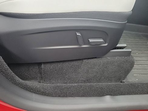 Used 2026 Tesla Model Y Long Range image 18