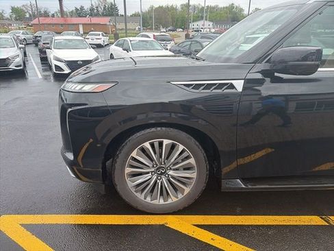 Used 2025 INFINITI QX80 Luxe image 11