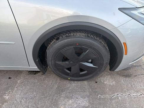 New 2026 Toyota Prius LE image 17