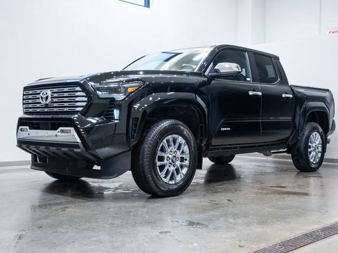 Used 2024 Toyota Tacoma Limited w/ Limited Package (LT) AWD/4WD image 3