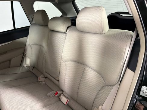 Used 2010 Subaru Outback 2.5i Premium image 17