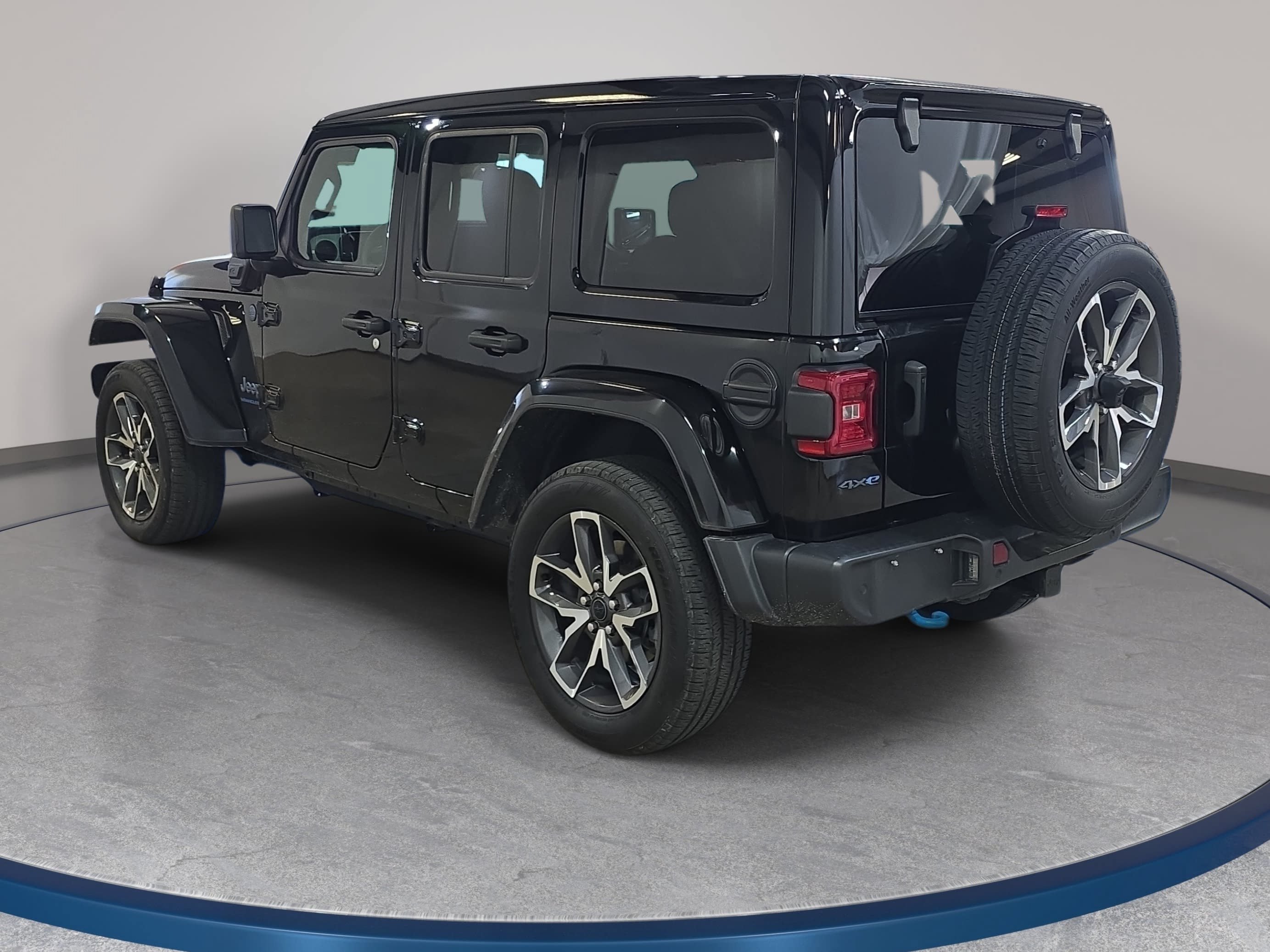 Used 2024 Jeep Wrangler Unlimited w/ Convenience Group AWD/4WD image 8