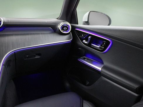 Used 2025 Mercedes-Benz GLC 300 4MATIC image 20