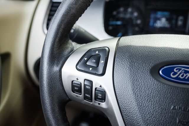 Used 2017 Ford Taurus SEL FWD image 49