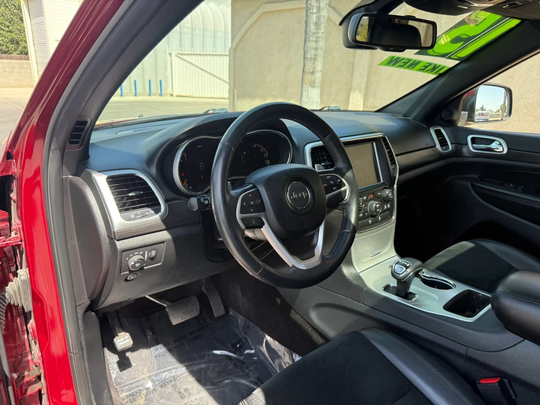 Used 2015 Jeep Grand Cherokee Altitude RWD image 23