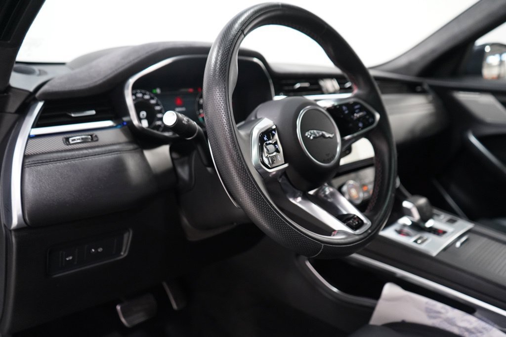 Used 2023 Jaguar F-PACE SVR AWD/4WD image 18